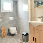 Aabb * 弗洛伊塔