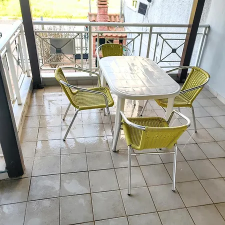 Apartment - 5 Beautiful *