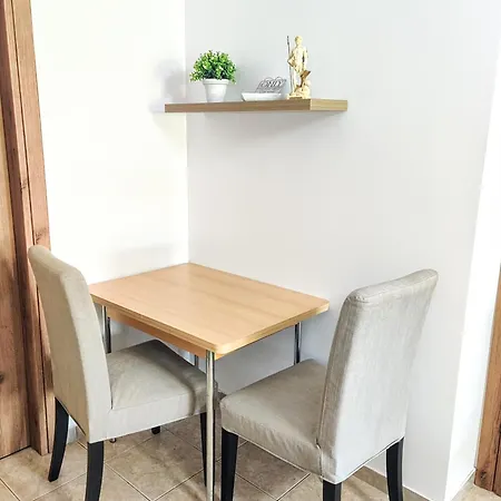 - 5 Beautiful Apartment *