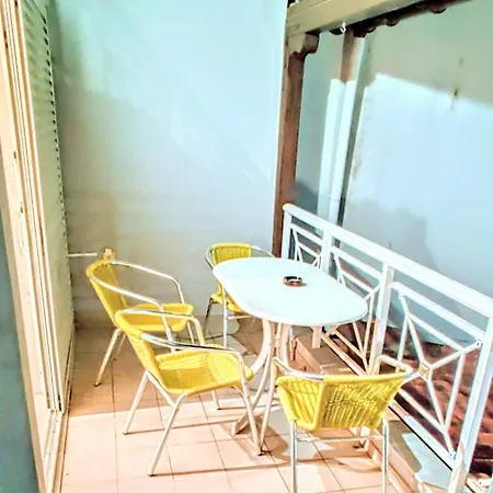 - 5 Beautiful Apartment *