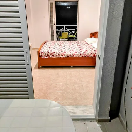 - 5 Beautiful פלוגיטה