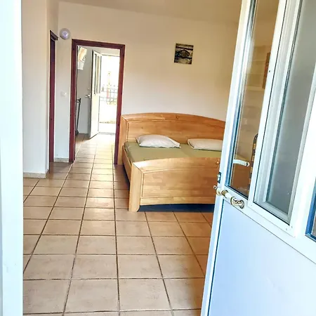 - 5 Beautiful Apartment