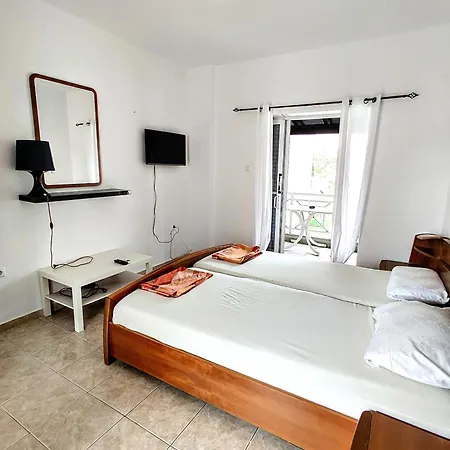 - 5 Beautiful Apartment *