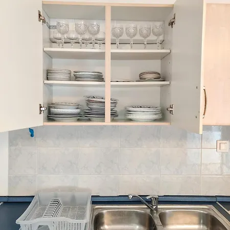 - 5 Beautiful Apartment *
