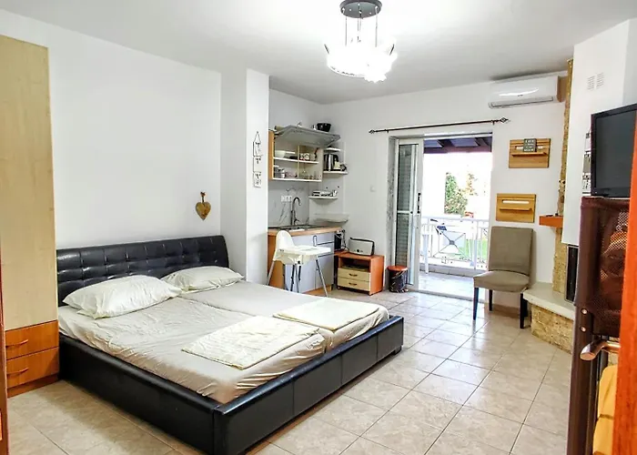 FLOGITA - 5 Beautiful Apartments Flogita