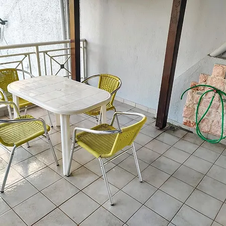 - 5 Beautiful Apartamento Flogita